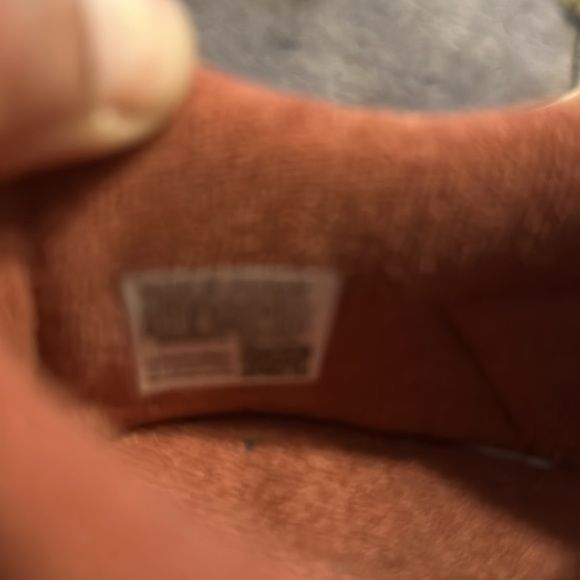 Woman’s Reebok Tennis Shoes Barely Warn-The Athelet’s Shoe! - Picture 9 of 10